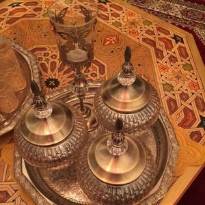 Meet your Posher, Oum